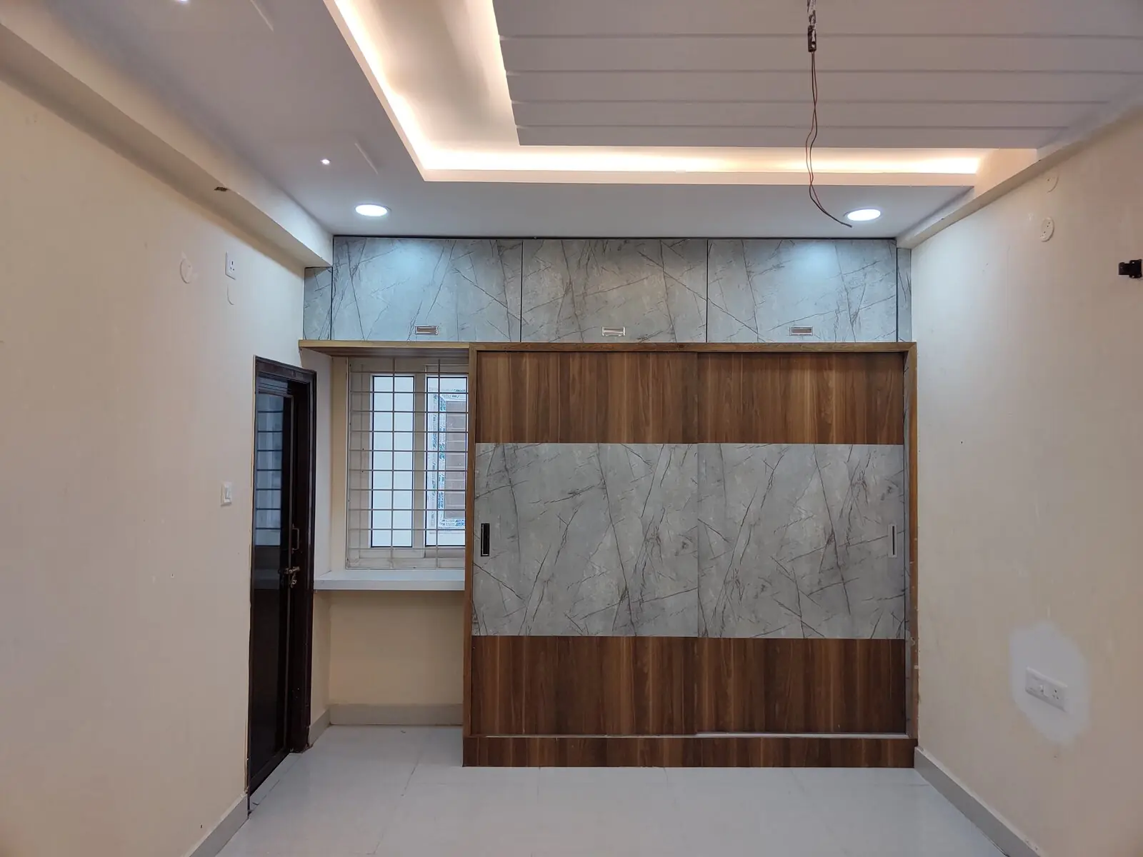 Marble & Wood TV Wall