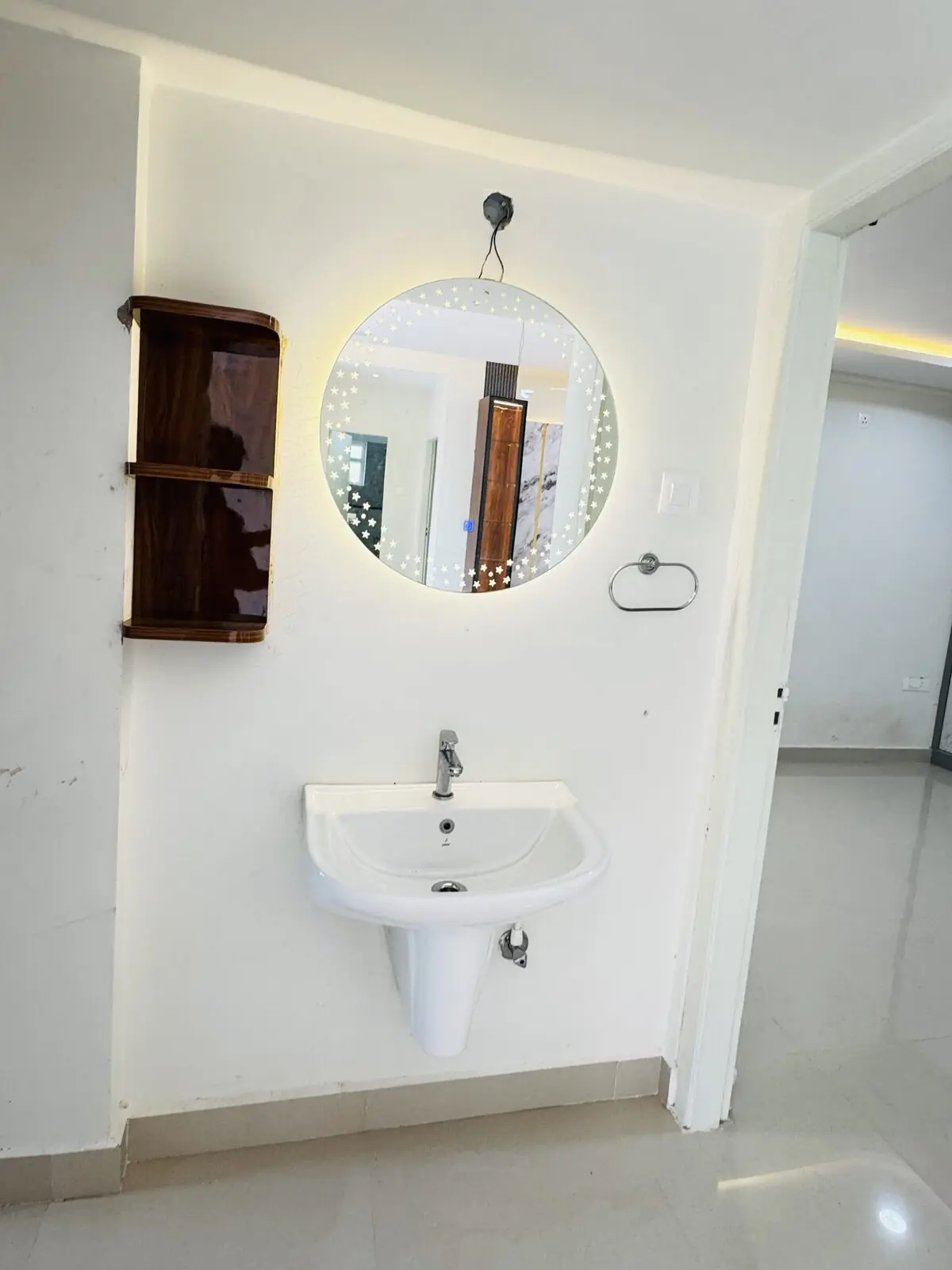 Minimal Wash Basin